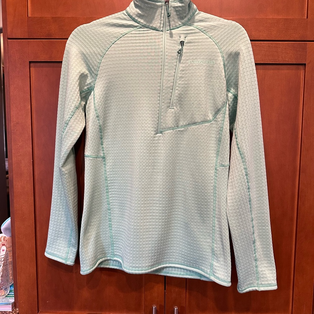 Patagonia Light Green/Turquoise Pullover